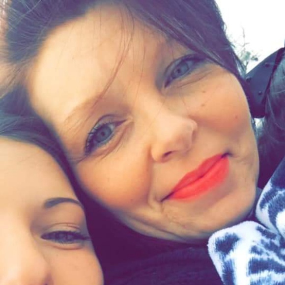 Meet your Posher, Christina - Picture 1 of 1